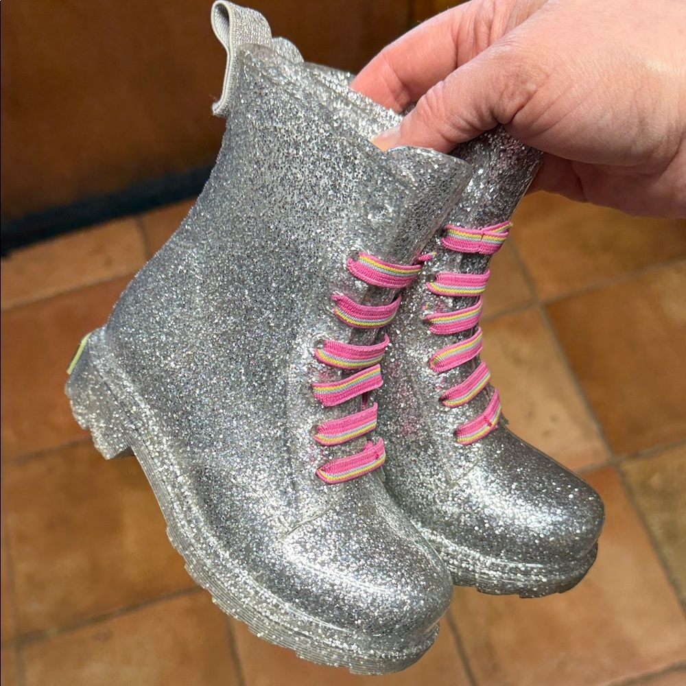Western chief girls 8 rain boots rubber Sparkly Silver Boots Pink Laces slip on